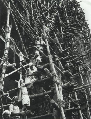 India- Banglaore, scaffolds by 
																	Clemens Kalischer