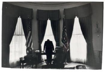 Président Kennedy, bureau ovale by 
																	George Tames