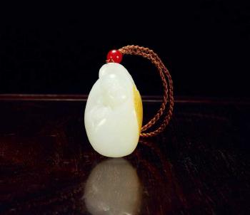 Ornament with Maitreya design by 
																	 Fan Tongsheng