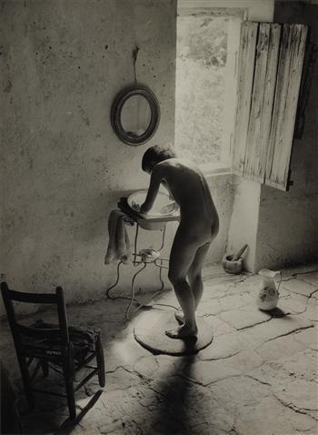 Le nu provençal, Gordes by 
																	Willy Ronis