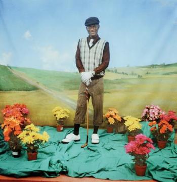 Le golfeur, autoportrait by 
																	Samuel Fosso