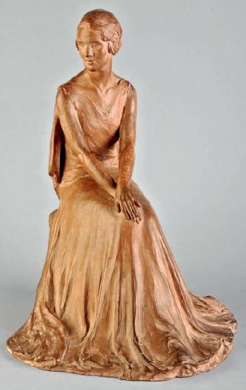 Marie-Blanche de Polignac assise en robe du soir by 
																	Louise Ochse