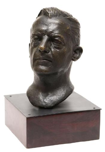 Busto masculino by 
																			Ignacio Asunsolo