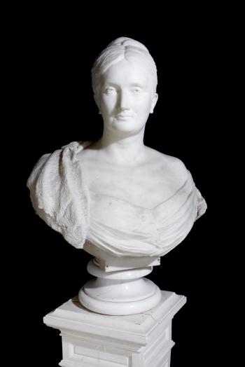 A pair of busts of John Henderson (1827-1893) and his second wife, Jessie by 
																			Edwin Roscoe Mullins