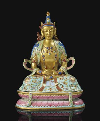Rare Statue D'Amitayus En Porcelaine De La Famille Rose by 
																	 Qianlong Dynasty