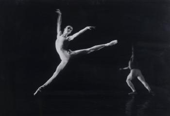 Danseuse étoile au Ballet Alvin Ailey by 
																	Daniel Cande