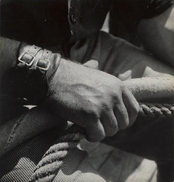 Main au bracelet de force by 
																	Francois Tuefferd