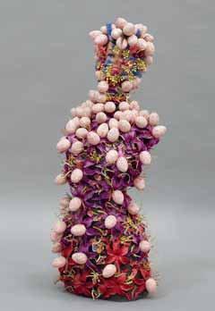 Mannequin fleur funéraire 14, 50 000 gouttes de sanguine by 
																	Henry Ughetto