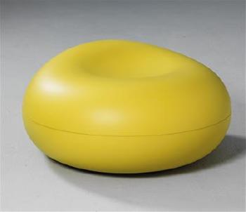 A “Tomato” seat object by 
																	Emili Padros