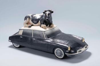 Vaca coche by 
																	Antonio de Felipe