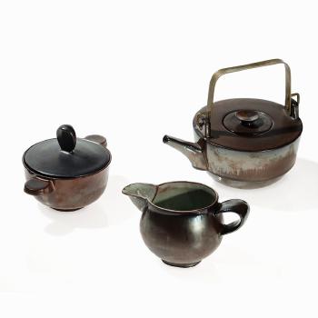 Teaset with Kombinationsteekanne by 
																			Otto Lindig