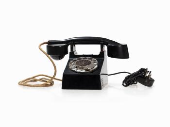 Bauhaus Telefon by 
																			Richard Schadewell