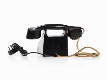 Bauhaus Telefon by 
																			Richard Schadewell