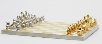 Schackspel med 32 spelpjäser by 
																			Marie-Louise Idestam-Blomberg