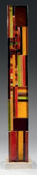 Sculpture éclairante à motifs de mor-ceaux verres de couleurs dit 'Néo vi-trail' by 
																			Jean-Simon Labret