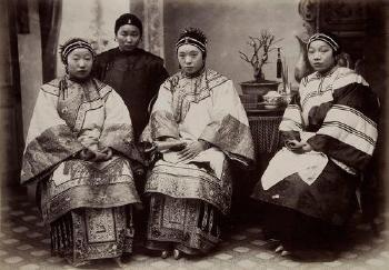 Chine - Femmes chinoises by 
																	 Lai Afong