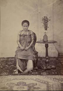 Portrait de la femme malaise du premier roi du Siam by 
																	Pierre Joseph Rossier