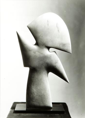 Représentation d'une sculpture d'Etienne Hajdu by 
																			Geza Vandor