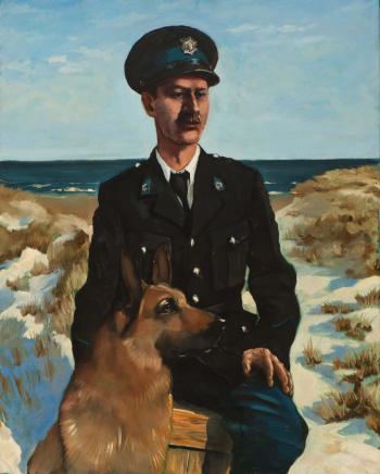 Politieman op duin met hond by 
																	Siert Simon Dallinga