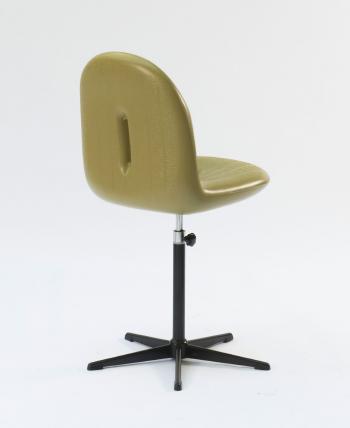 'Hadi' chair by 
																			Ernest Igl