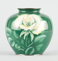 Vase au décor de roses by 
																	Ando Jubei