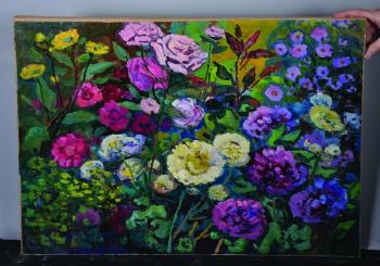 A flower bed of roses and chrysanthemums by 
																			Viktor Gaidouk