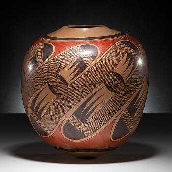 Pottery Jar with a bold migration pattern by 
																			Rachel Sahmie Nampeyo