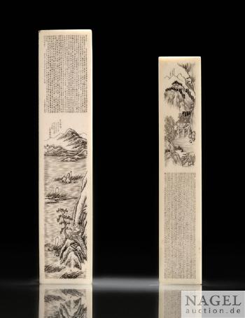 Zwei stelenförmige Elfenbeintafeln mit Landschaft und Mikrokalligraphie by 
																			 Yu Shuo
