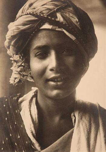 Portrait de Mohamed by 
																	Ernst Heinrich Landrock