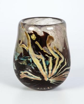 Vase mit 'Aqua - Flora'- Dekor by 
																	Gerd Kruft