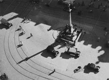 Blick vom Rathaus auf den Marienplatz by 
																	Alfred Tritschler