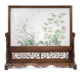 A famille rose porcelain plaque and huanghuali stand by 
																	 Pu Jian