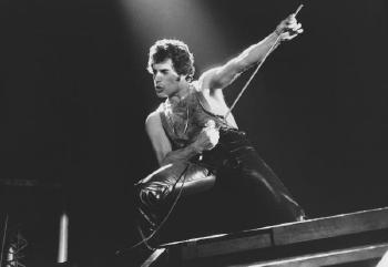 Freddie Mercury - Queen (Pavillon de Paris, février 1979) by 
																	Jean-Louis Rancurel