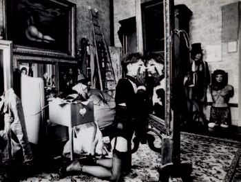 Molinier travesti, dans son studio by 
																	David Harali