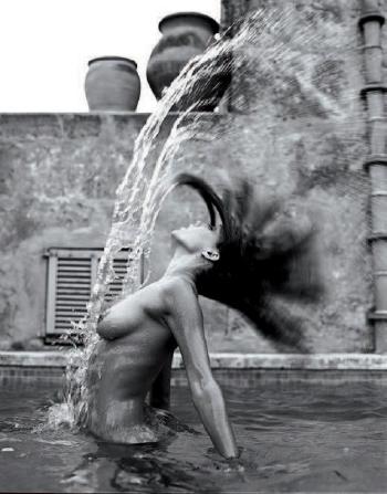 Splash Nude by 
																	Sergio Veranes