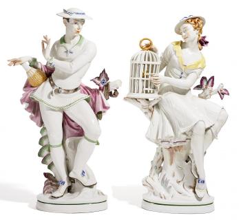 Zwei große Figuren ‘Pfeifer’ und ‘Vöglein flieg’ by 
																	 Volkstedt porcelain manufactory