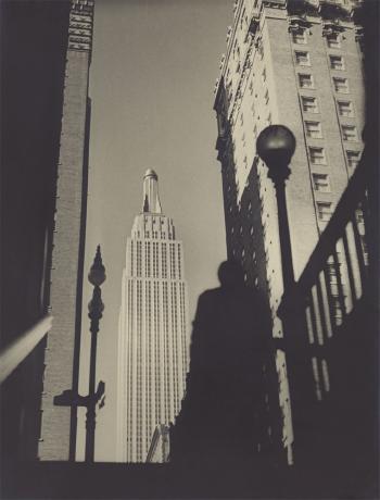 Ohne Titel (Empire State Building) by 
																	Fred Zinnemann