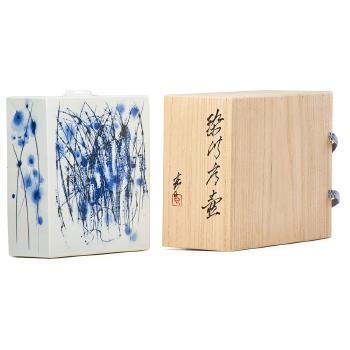 Sometsuke Hoko (Square Vessel With Blue Underglaze) by 
																			Kondo Takahiro