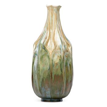 Vase with organic design by 
																			Alexandre Sandier
