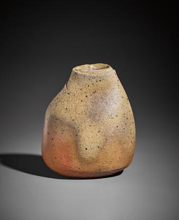 Petit vase amande by 
																	Elisabeth Joulia
