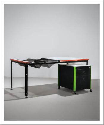 Table de travail et son caisson à tiroirs sur roulettes issus de la série Système Programme +4 by 
																	Michel Cadestin