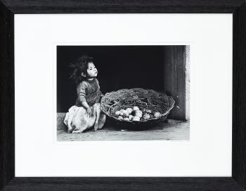 Flickan med korgen, Peru by 
																			Georg Oddner