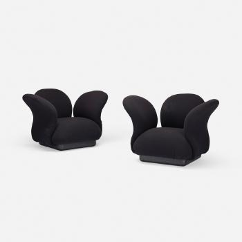 Multimo lounge chairs by 
																			 Artifort