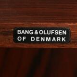 A free-standing  stereo-bench by 
																			 Bang & Olufsen