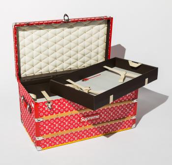 Malle courrier trunk by 
																			 Lamour Supreme