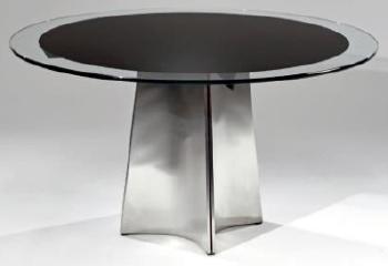 Table à plateau circulaire by 
																	Luigi Saccardo