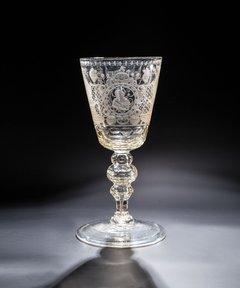 Grand cup portrait of tsarina Elisabeth by 
																	 Imperial Glass Factory
