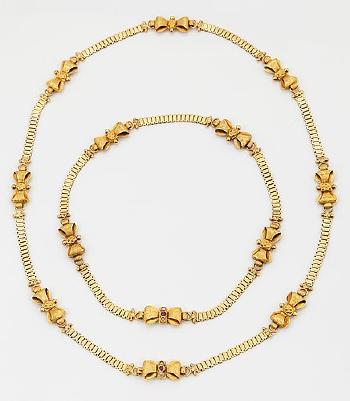 A necklace by 
																			Gustaf Mollenborg