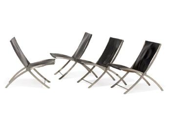 Suite de quatre chaises pliantes en acier et cuir noir by 
																			Marcello Cuneo