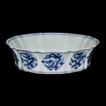 Yongle, Blue and White Dragon Brushwasher by 
																			 Ming Dynasty